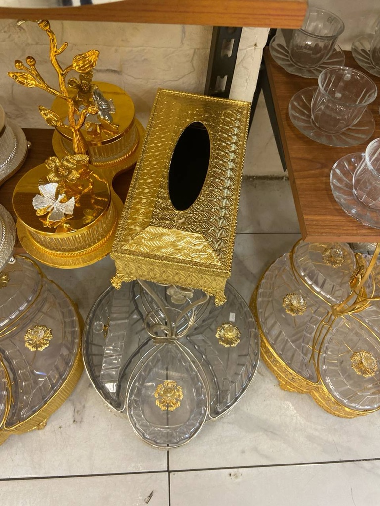 علبة مناديل ذهبي